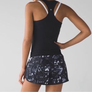 Lululemon Tracker Short IV Size 10 Running Shorts